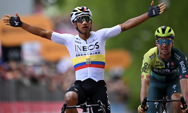 107º Giro d’Italia: è l’ecuadoriano Jonathan Narvaez la prima maglia rosa sul traguardo di Torino