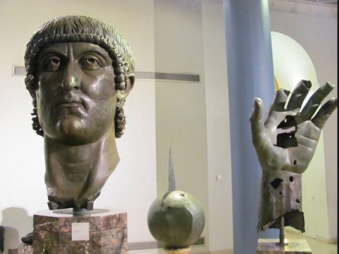 Archeologia: la statua bronzea di Costantino ai Musei Capitolini ritrova l’indice. Era a Parigi dal 1860