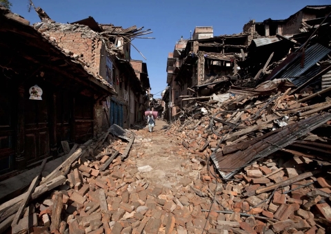 Sisma Nepal: sale a 132 il numero dei morti mentre si cerca ancora tra le macerie di Jumla