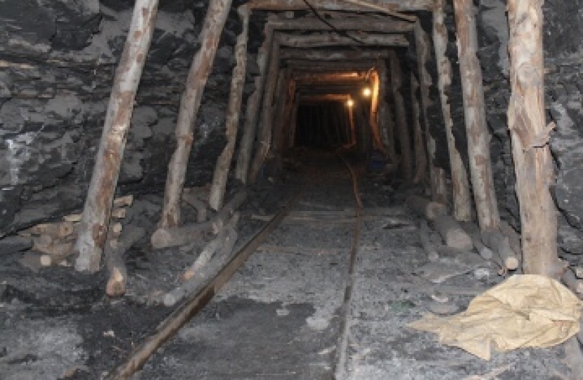 Pakistan: 18 minatori intrappolati in una miniera di carbone per una esplosione