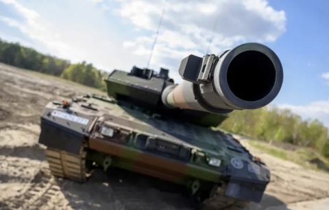 Carri armati a Kiev: arriva il Si tormentato del governo tedesco per l’invio di 14 Leopard 2