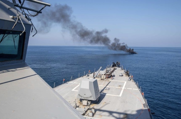 Golfo Aden: la Marina Usa ha sventato un attacco di droni Houthi. Traffico mercantile a -20%