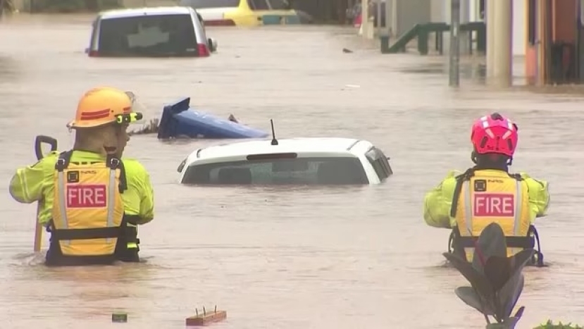Nuova Zelanda travolta da piogge torrenziali. Hipkins: Interi sobborghi sommersi dall’acqua”. Tre morti e un disperso