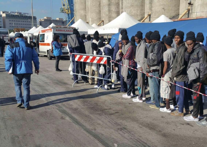 Lampedusa: sbarchi record con l’hotspot di Imbriacola al collasso con 3mila migranti