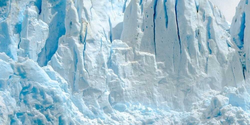 Scioglimento ghiacciai: nel 2060 sarà sparito l’80% delle placche alpine secondo il Comitato glaciologico