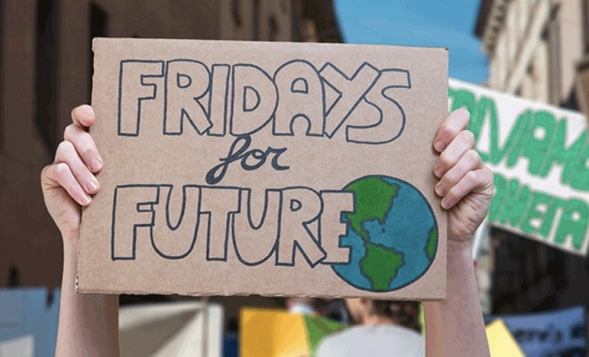 Il movimento ambientalista Friday For Future torna in piazza per la crisi climatica