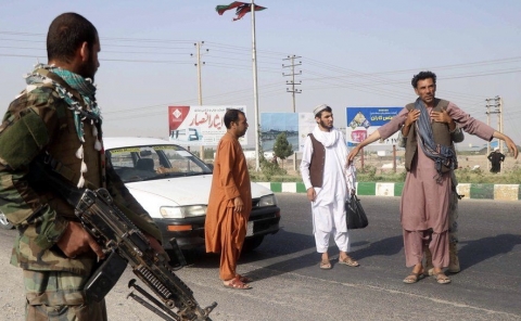 Afghanistan: 13 le città in mano ai talebani. Ora possiedono anche le armi dei disertori