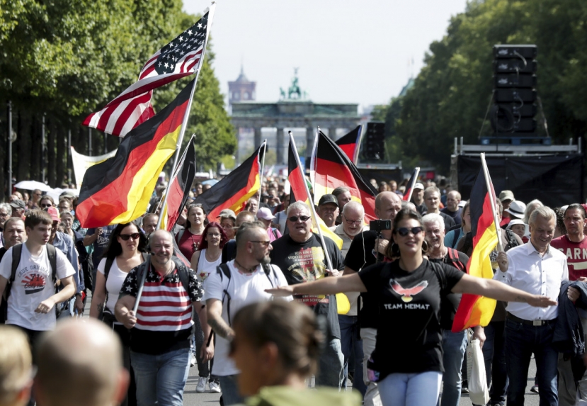 Negazionisti della pandemia, estrema destra e sostenitori eversivi arrestati in 300 dopo l&#039;occupazione delle scale del Bundestag