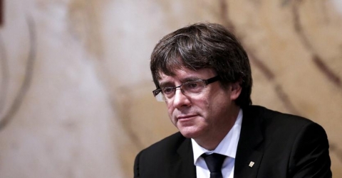 Indipendentisti Catalogna: revocata da Strasburgo l'immunità parlamentare a Puigdemont