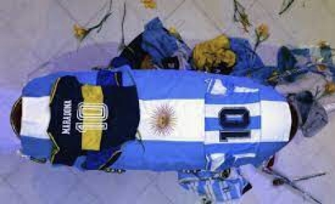 Morte Maradona: a processo i medici del suo ricovero domiciliare. Sono accusati di omicidio colposo