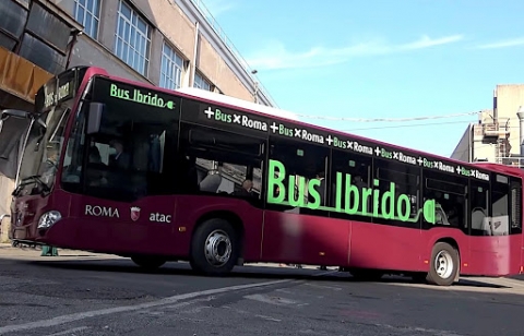 Trasporti: a Roma inizia la rivoluzione green di Atac con l'arrivo di uno dei primi autobus ibridi