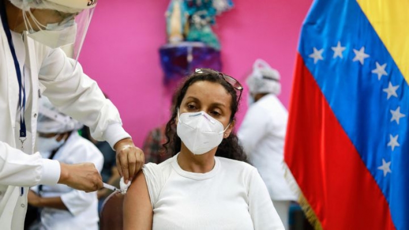 Venezuela: il presidente Maduro recupera risorse all&#039;estero per pagare 11 mln di vaccini all&#039;Oms