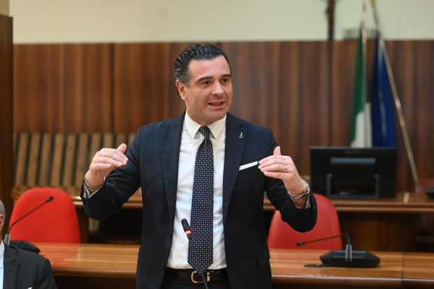Avellino: arresti domiciliari per il sindaco dimissionario Gianluca Festa (ex PD) per corruzione e falso