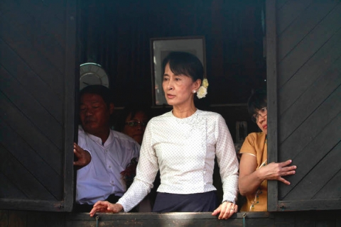 Myanmar, Aung San Suu Kyi condannata a 4 anni per incitamento al dissenso dopo il golpe militare