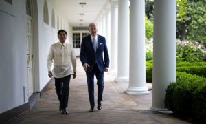 Filippine, Biden promette: “Interverremo in caso di attacco nel Mar Cinese per il trattato di mutua difesa”