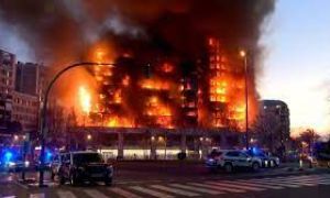 Rogo Valencia: 4 vittime e 20 dispersi nei due edifici andati a fuoco nella notte