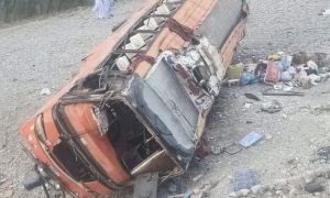 Pakistan: un bus precipita in un burrone a Washuk. Morti 20 passeggeri