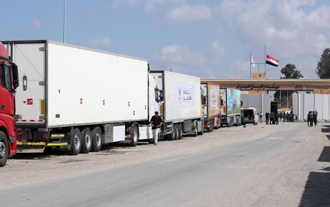 Valico di Rafah chiuso dopo un’ora dall’apertura. Transitati solo 20 camion di aiuti umanitari