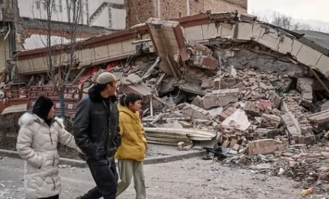 Cina: salgono a 126 le vittime accertate nel sisma di magnitudo 6.2 che ha colpito il Gansu