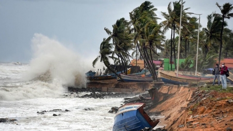 India: il ciclone Tauktae corre a 185 kmh sulle coste del Gujarat. Evacuate 150 mila persone