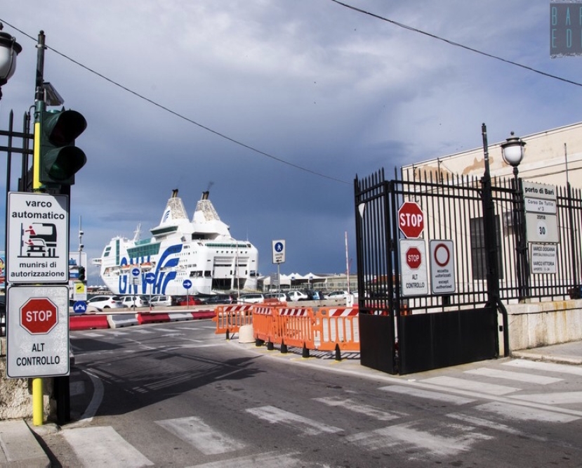 Catanzaro: 13 arresti per traffico stupefacenti e armi tra Italia ed Albania attraverso il porto di Bari