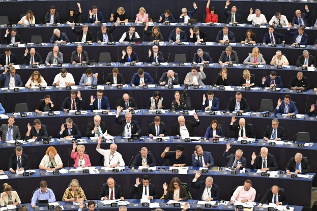 Qatargate: il 16 gennaio l’Assemblea Ue convocata da Metsola per la revoca dell’immunità a Tarabella e Cozzolino
