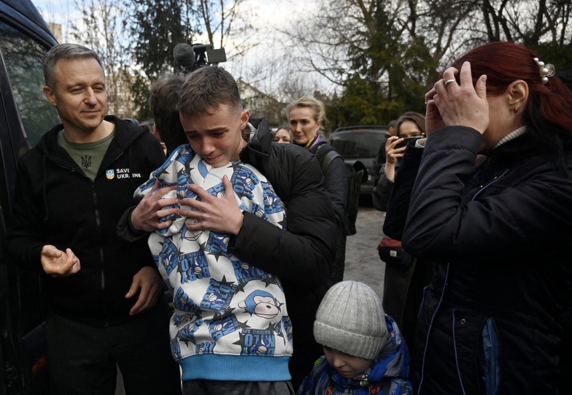 Ucraina: bimbi deportati in Russia fanno rientro a Kiev con la mediazione del Qatar e Unicef
