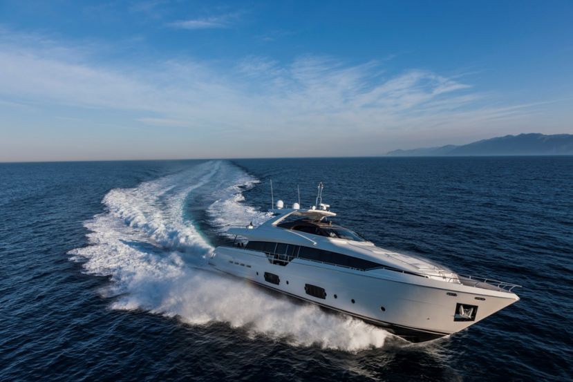 Ferretti Yachts 960 vince a Cannes
