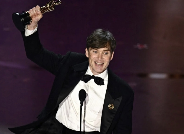 Oscar: a Los Angeles trionfa Oppenheimer, il film di Christopher Nolan. Emma Stone miglior attrice