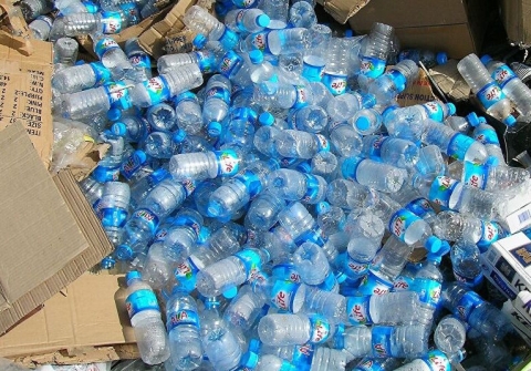 Il Consiglio dei Ministri spagnolo approva una tassa di 45 centesimi sugli imballaggi in plastica non riutilizzabili