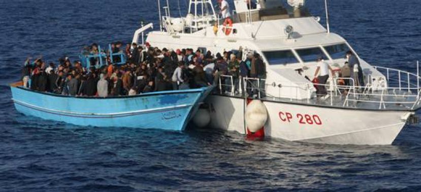 Immigrazione: ennesima strage,almeno 30 morti trovati su un barcone