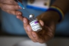 Vaccini AstraZeneca: l'Aifa "rimuove" il blocco dei fattori di rischio per gli over 55