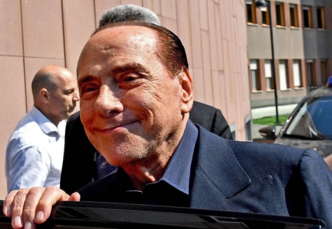 Milano: Silvio Berlusconi è stato dimesso dal San Raffaele. Ora resterà in isolamento ad Arcore sino a nuovo tampone