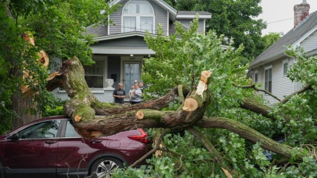 Usa: una serie di tempeste nel Centro e nel Sud ha provocato 22 vittime e divelto case e tetti di aziende