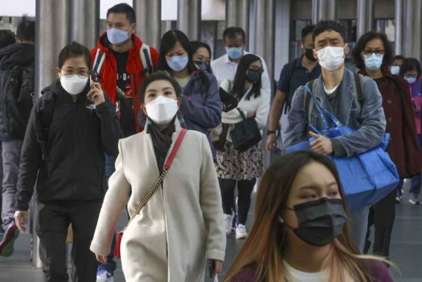 Hong Kong: dopo tre anni è addio all’obbligo della mascherina. La rigida misura era stata adottata per frenare il Covid