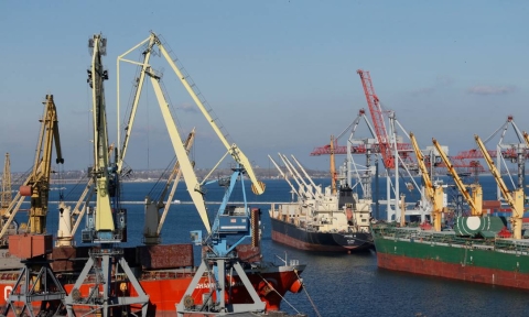 Odessa: missili da portaerei russa su silos di grano. Distrutte 120 ton di cereali e ferite due persone