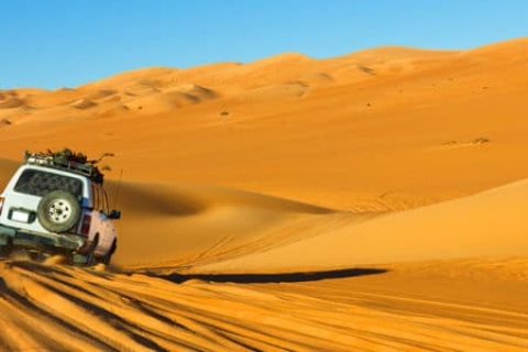 Riad: tre danzatori italiani precipitano con l'auto in una scarpata nel deserto