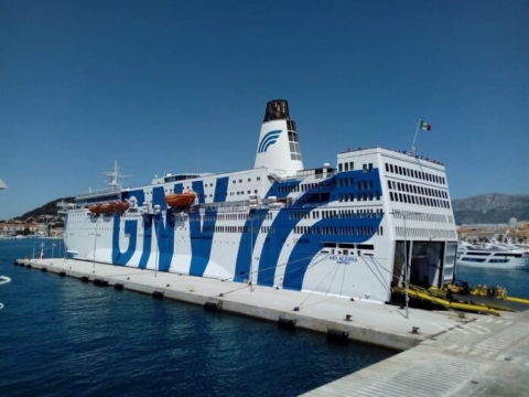 Arrivata oggi a Porto Empedocle la nave Azzurra di GNV per la quarantena dei migranti