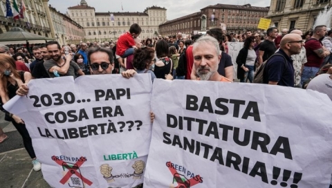 No-Vax: perquisizioni in 16 città italiane nelle abitazioni di radicali affiliati a Telegram "Basta Dittatura"