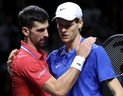 Open d’Australia: Jannik Sinner si prepara ad affrontare in semifinale Novak Djokovic