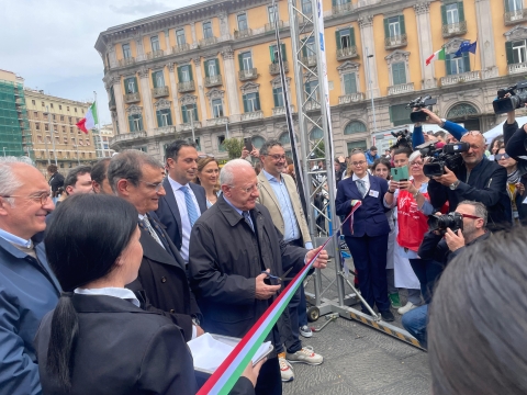 Il presidente della Regione Campania, Vincenzo De Luca inaugura il villaggio sulla sicurezza stradale