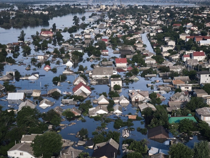 Crollo diga Dnpro: tre vittime e migliaia in fuga dall’alluvione. Acque inquinate da petrolio