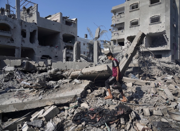 Striscia di Gaza: nuovi bombardamenti israeliani a Deir al-Balah con 12 vittime