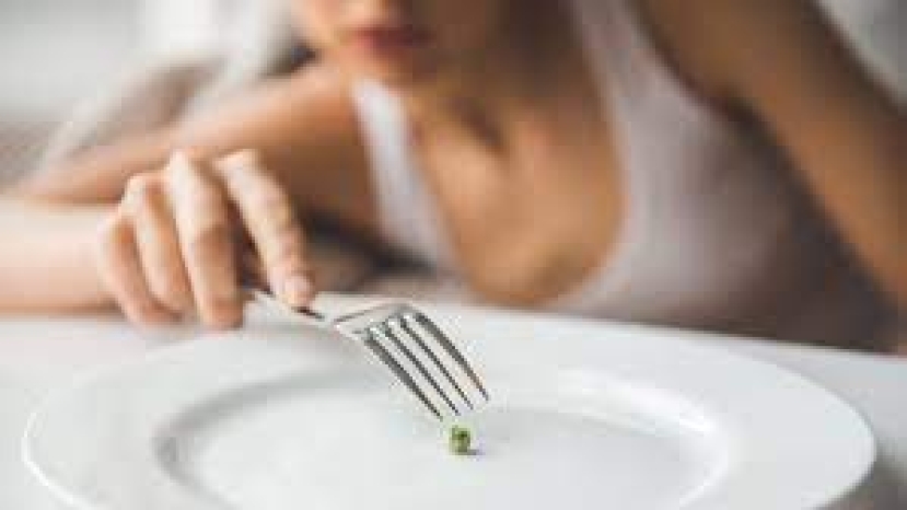 Giornata disturbi alimentari: un fenomeno che coinvolge 5 milioni di persone e adolescenti. Il disastro mense scolastiche