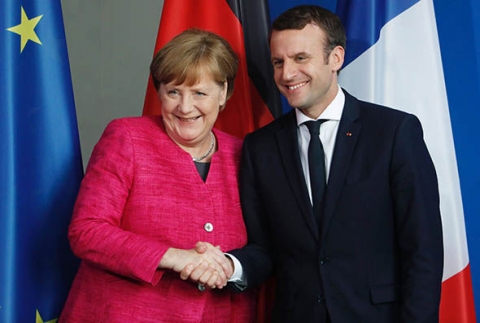 Merkel e Macron scrivono ad Ursula von der Leyen: "L'UE si prepari ad una nuova pandemia"