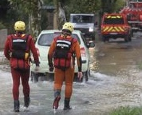 Francia: ritrovati i due corpi delle donne nel Gard disperse per il meteo avverso. Si cercano ancora 4 persone