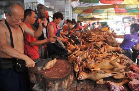 Pechino ripiomba nel lockdown. Da un mercato della carne cinese un nuovo focolaio di Covid a Sud della capitale