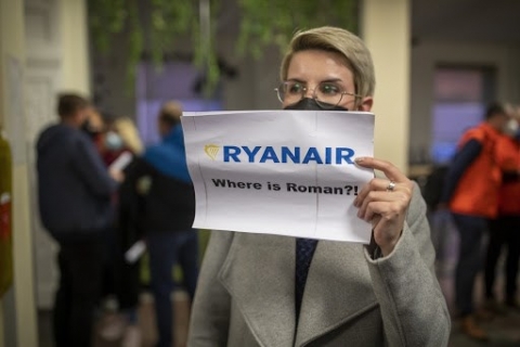 Dirottamento Ryanair, gli Usa sanzionano la Bielorussia. Casa Bianca: "E' affronto internazionale"