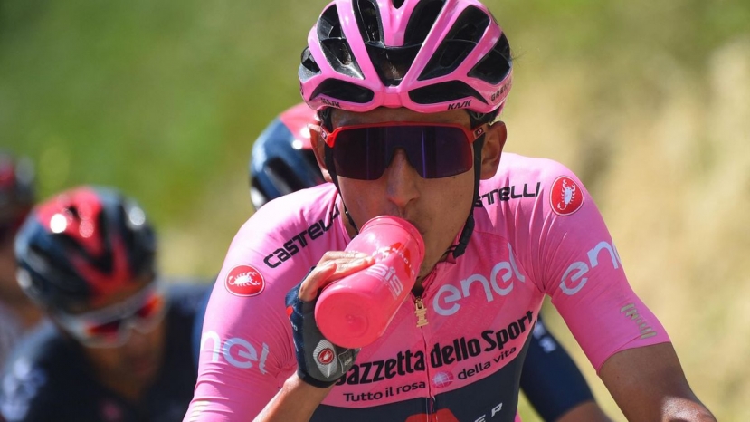 Giro d&#039;Italia, la maglia rosa Egan Bernal domina la tappa di Cortina. Nibali secondo in classifica