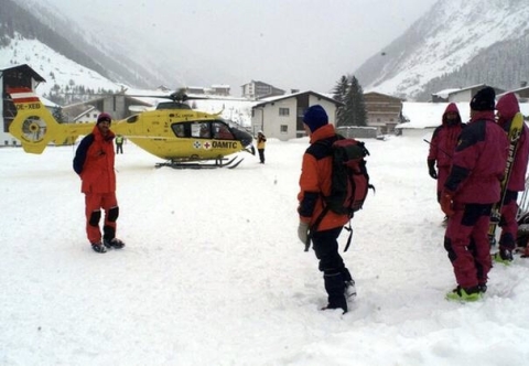 Tirolo: confermata la causa dell’albero caduto sul cavo della cabinovia precipitata da 7 metri. Quattro i feriti gravi